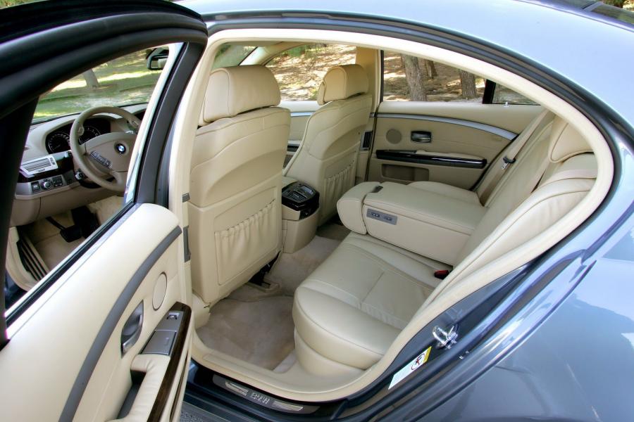  BMW 7-Series 2006 года  (фото 10 из 53)